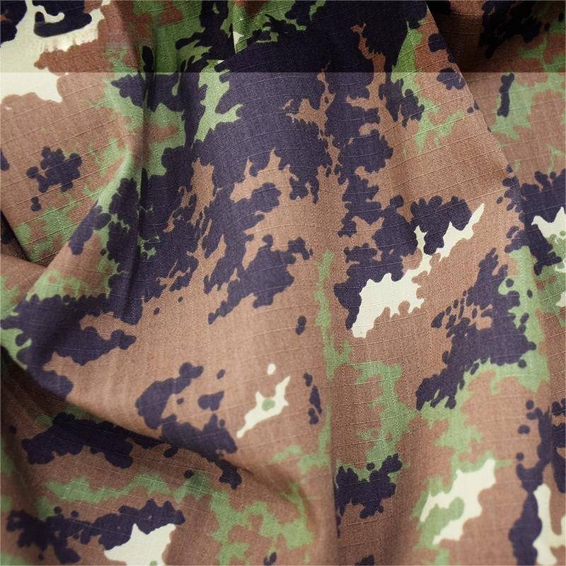 Infrared and waterproof camouflage fabric